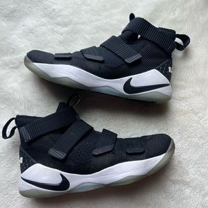 Nike LeBron Soldier 11